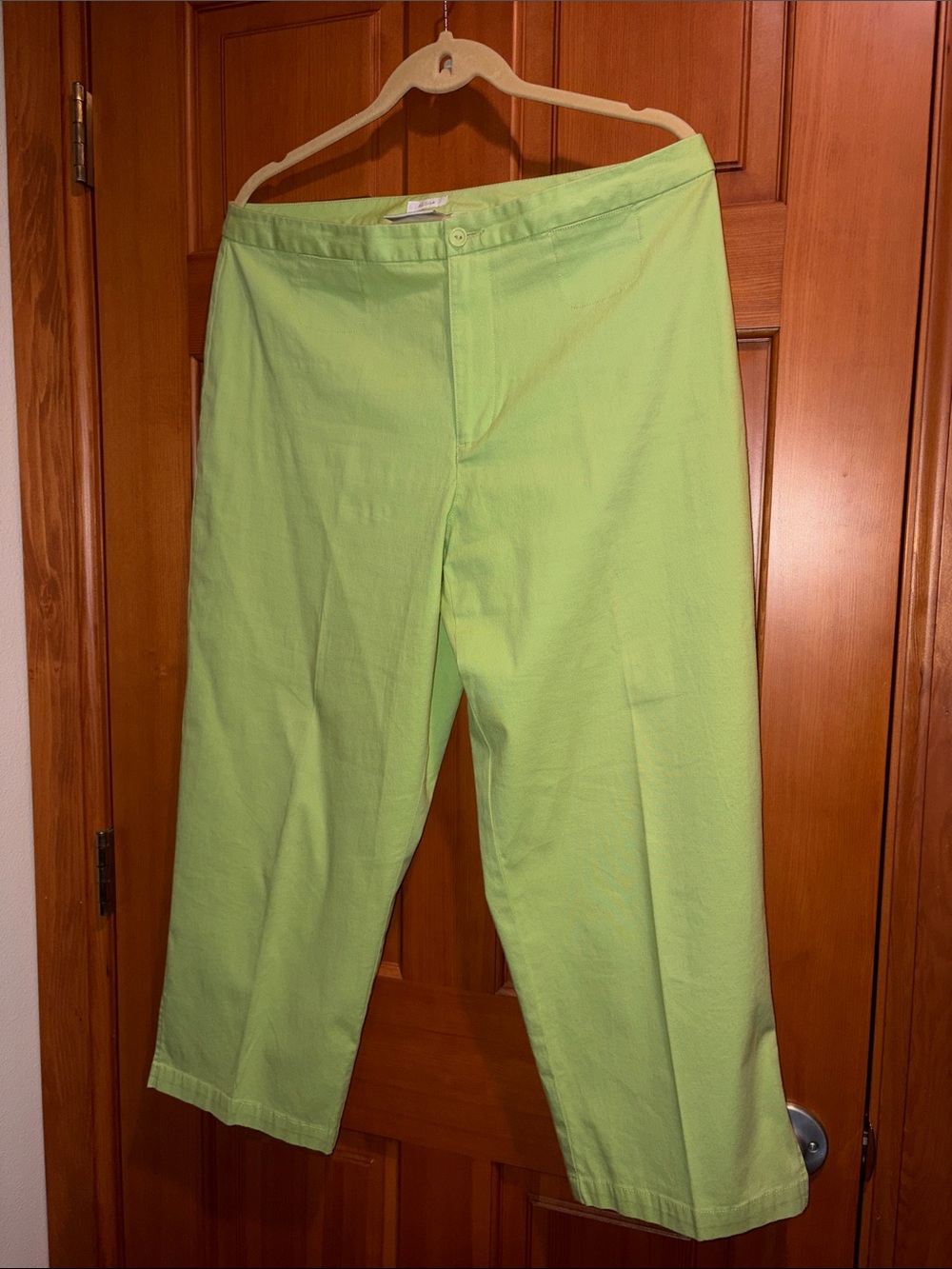 Liz Claiborne Bright Lime Green Cropped Straight-Leg Pants